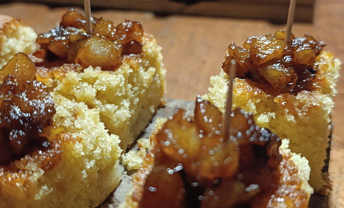 Bizcocho con Pera Conferencia Caramelizada