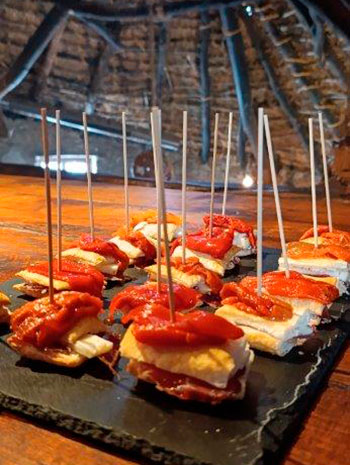 hojaldre-relleno-cecinayqueso02 Hojaldre relleno de Cecina y Queso Veigadarte con Pimiento Asado