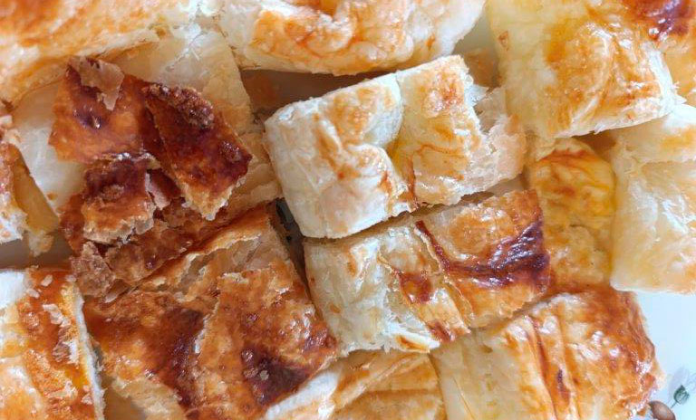 Empanada de hojaldre y manzana reineta